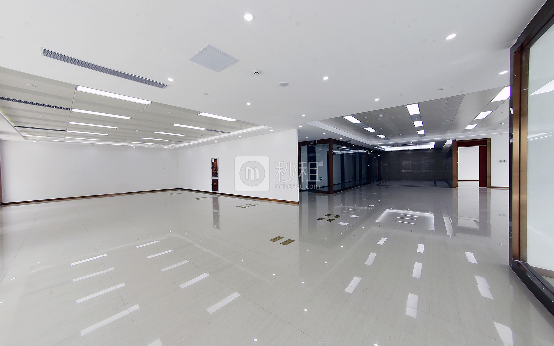 华润城大冲商务中心写字楼出租729平米精装办公室175元/m².月