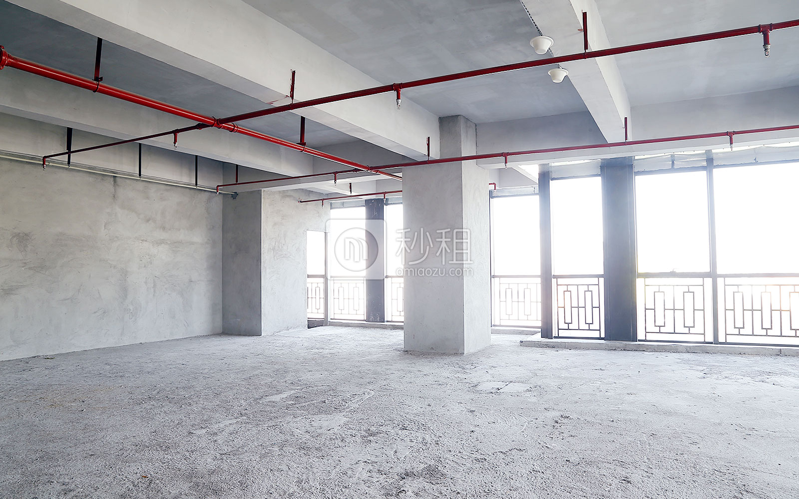 博隆大厦写字楼出租200平米毛坯办公室87元/m².月