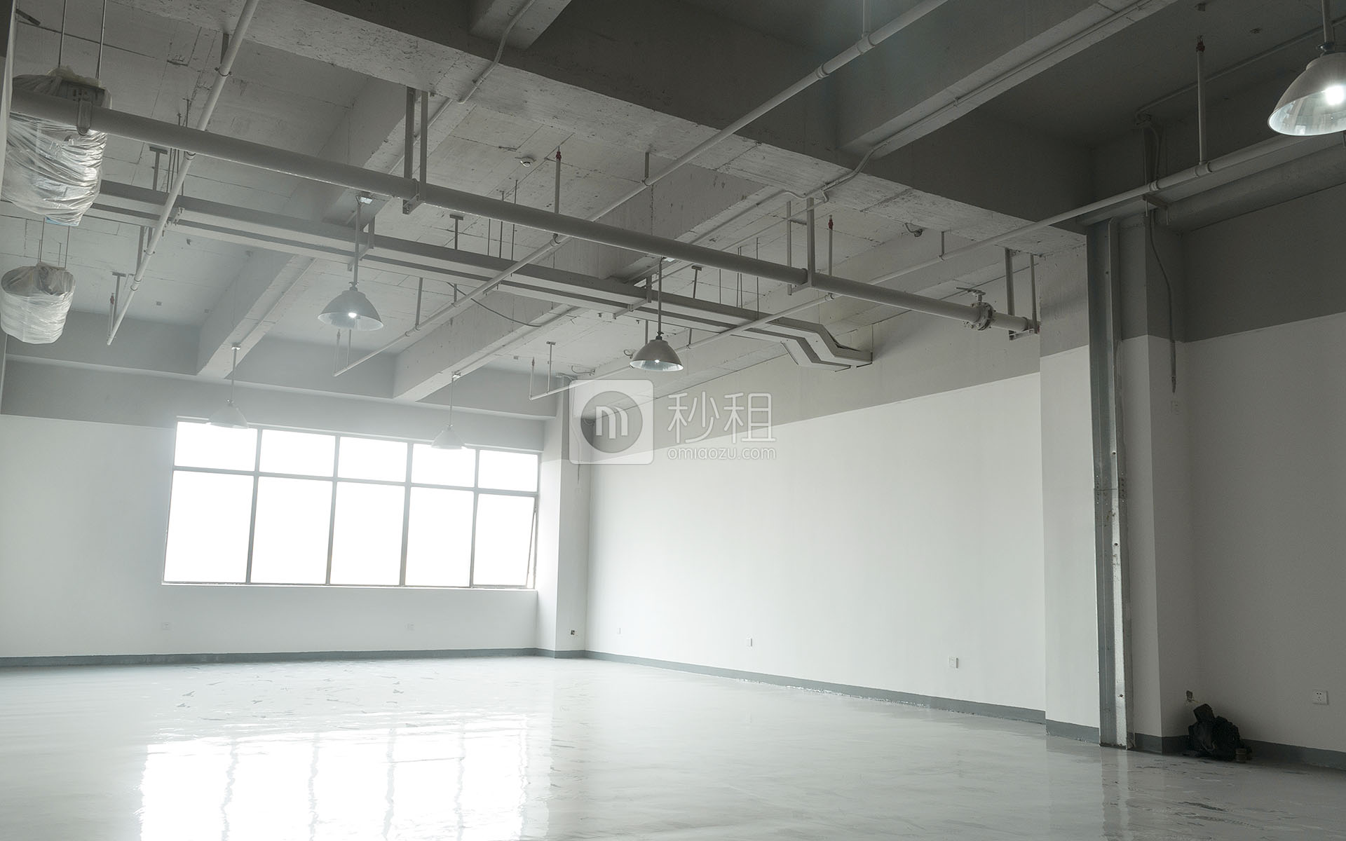 左创智慧创新大厦写字楼出租197平米简装办公室68元/m².月