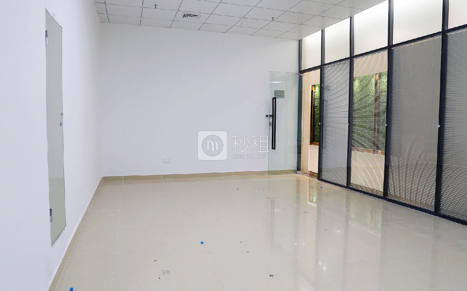 政商中心写字楼出租190平米简装办公室68元/m².月