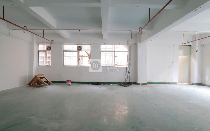 前沿商务空间写字楼出租190平米毛坯办公室75元/m².月