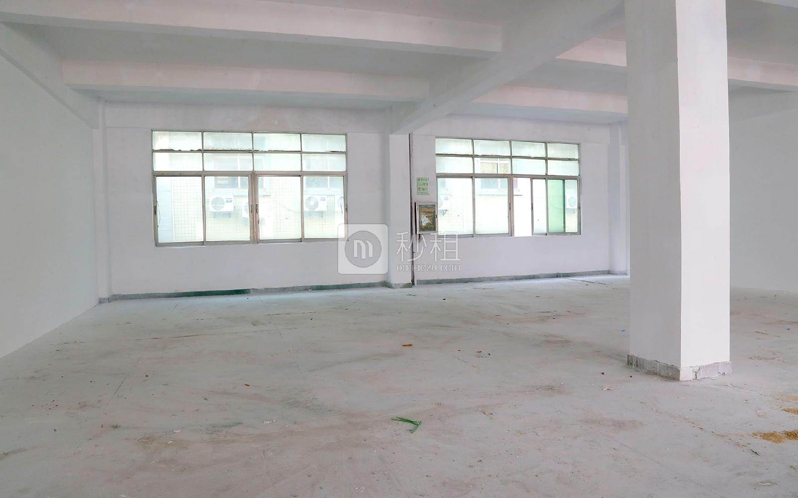 宝山创意园写字楼出租470平米毛坯办公室55元/m².月
