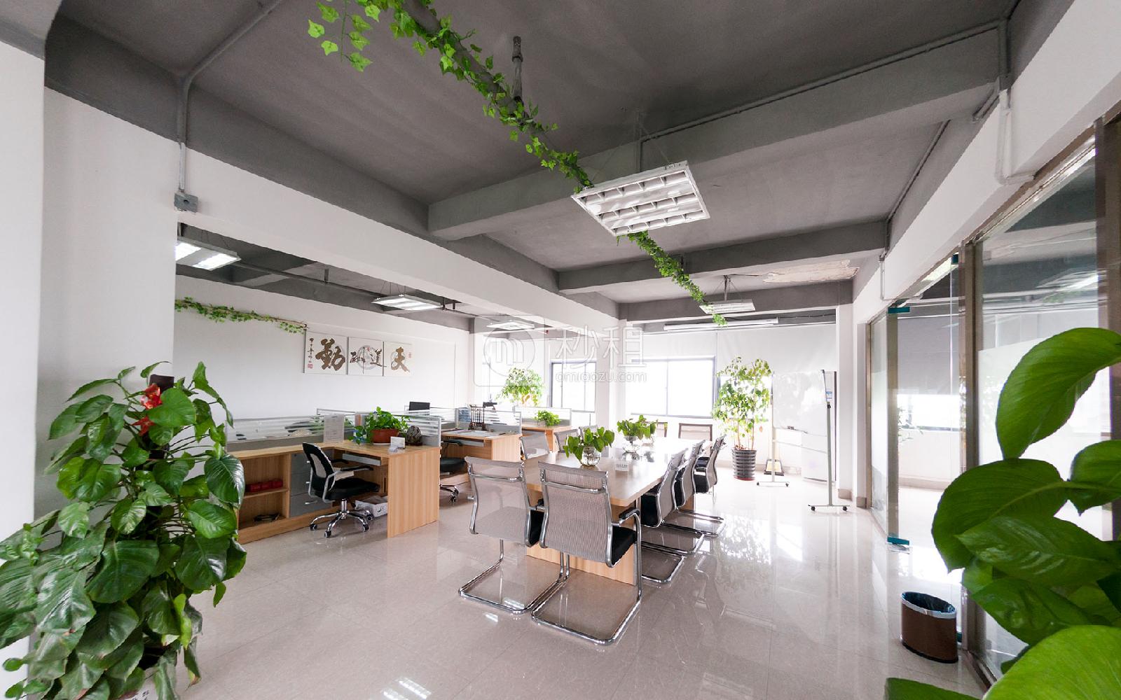 富奇创意大厦写字楼出租320平米简装办公室55元/m².月
