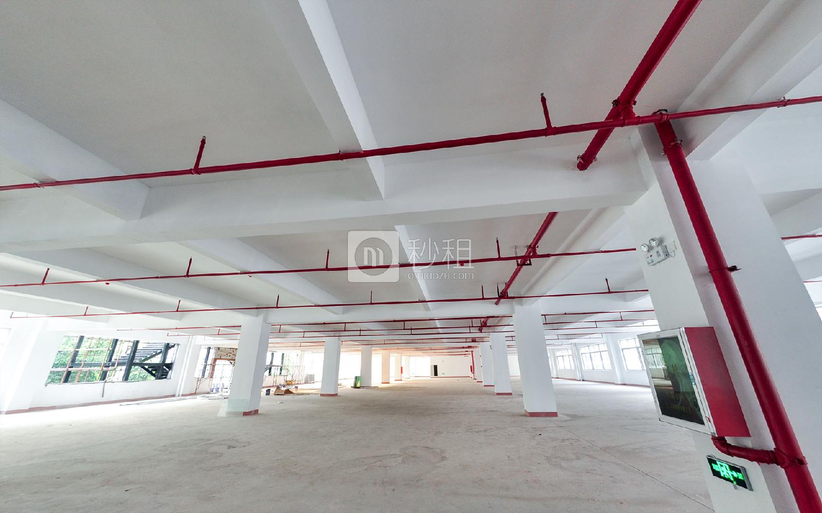 坂田国际中心写字楼出租558平米毛坯办公室75元/m².月