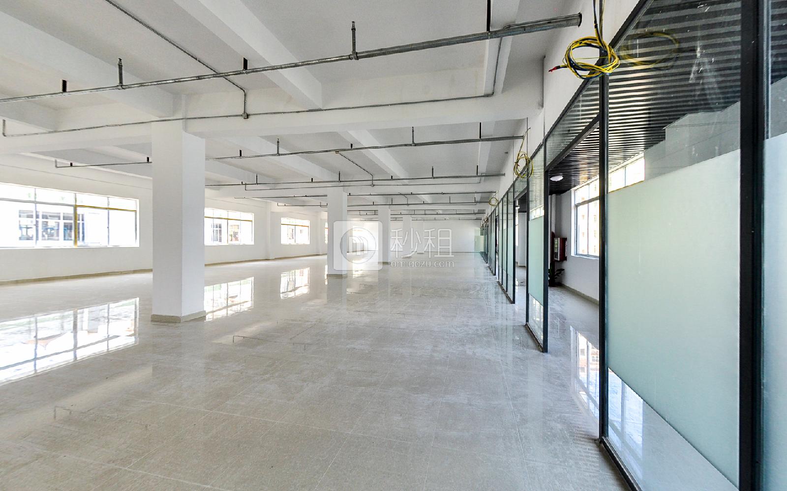 银华大厦写字楼出租135平米简装办公室60元/m².月