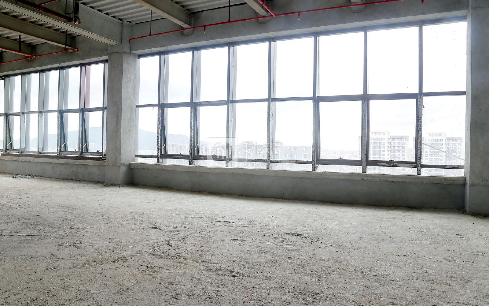 粤商中心写字楼出租228平米毛坯办公室115元/m².月