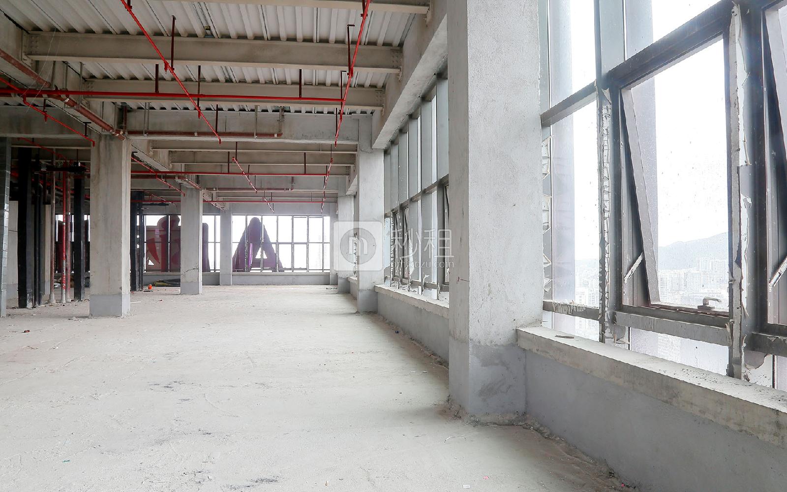 粤商中心写字楼出租261平米毛坯办公室115元/m².月