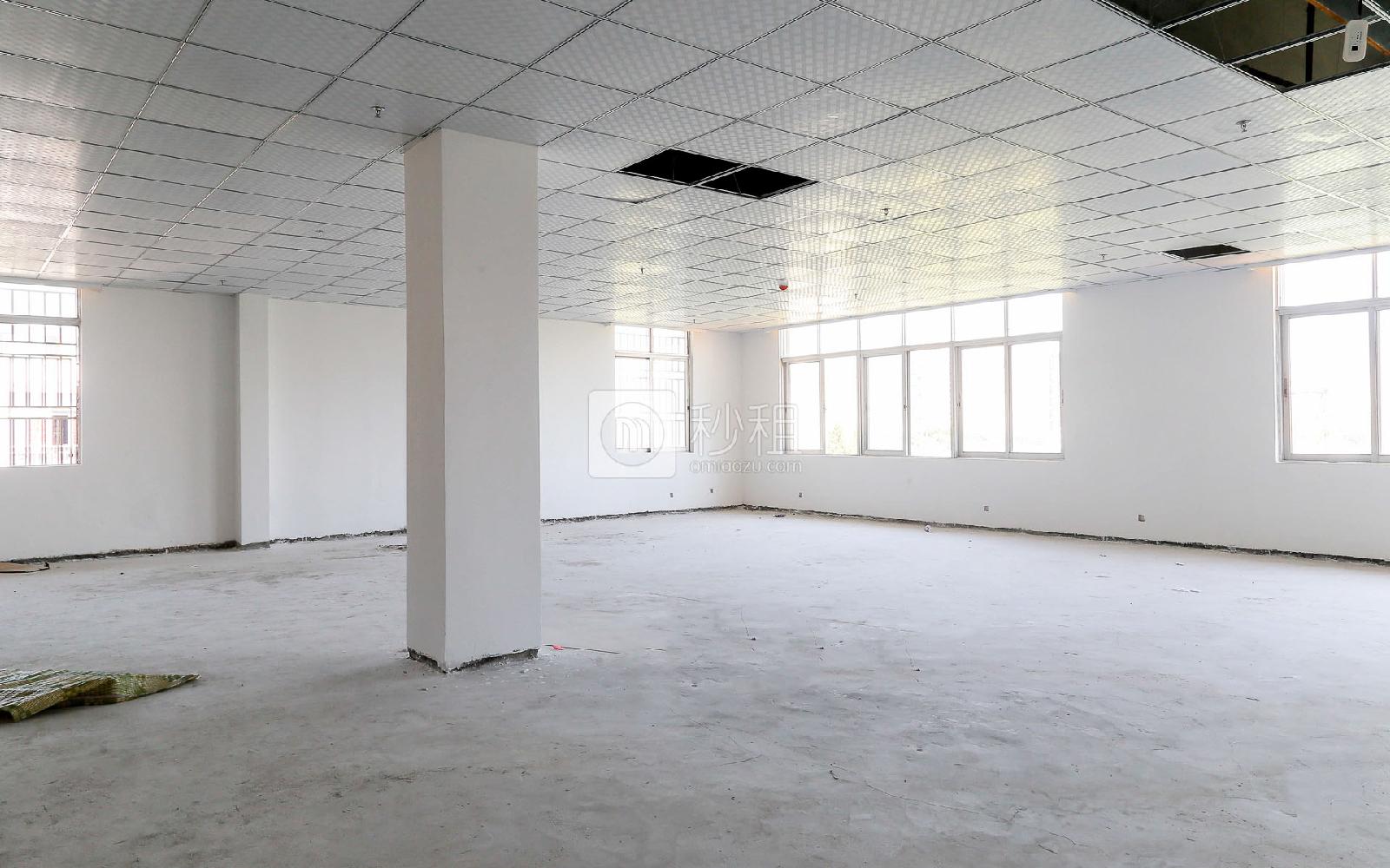 兴华工业大厦写字楼出租428平米简装办公室65元/m².月