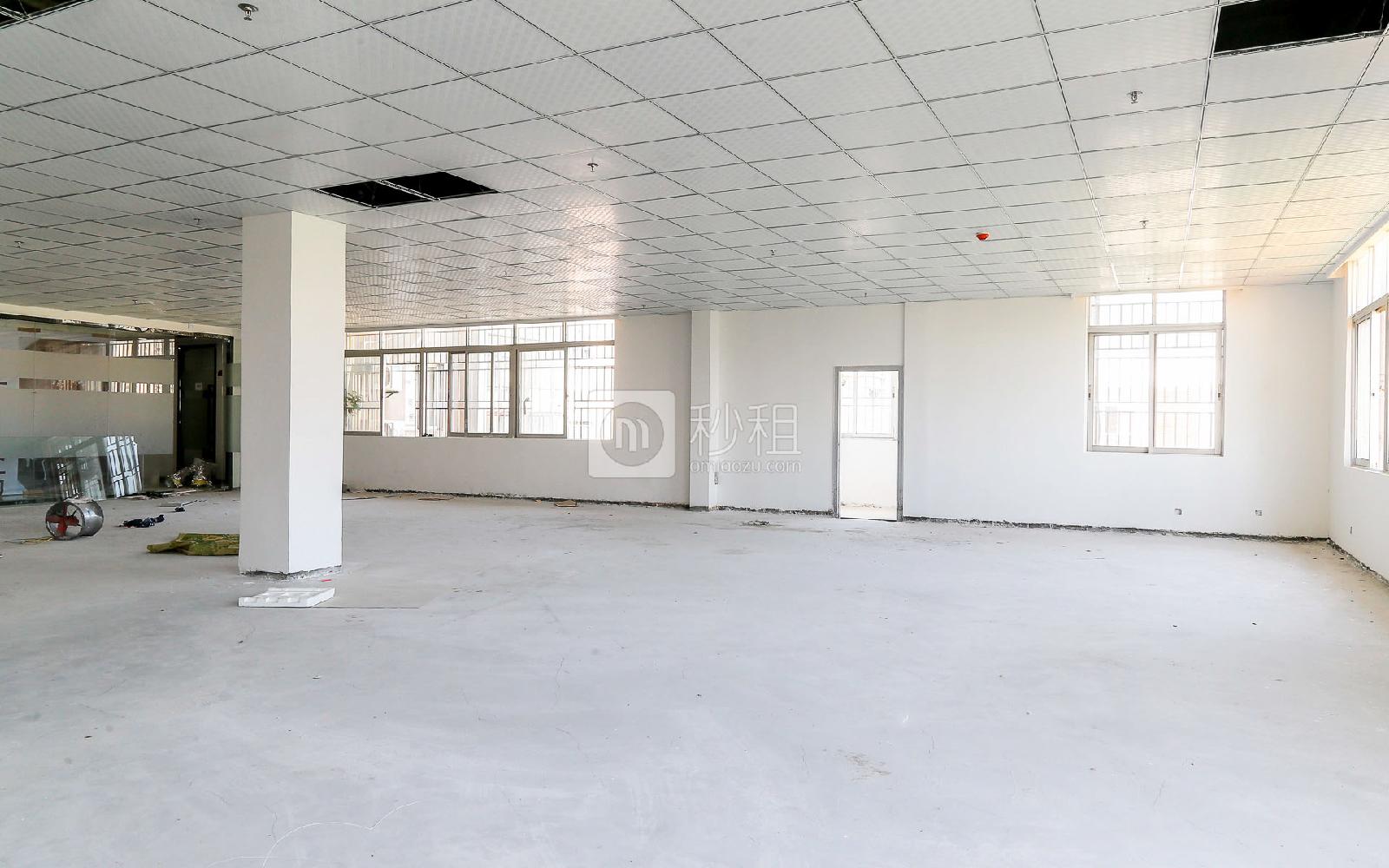 兴华工业大厦写字楼出租416平米简装办公室65元/m².月