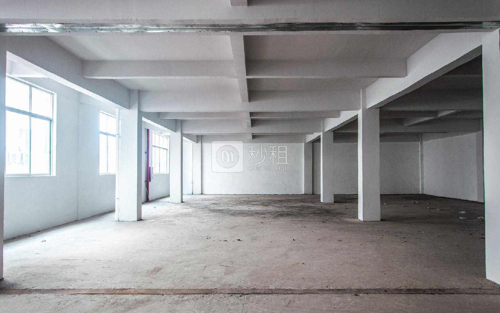 燕岗创意园写字楼出租521平米毛坯办公室55元/m².月