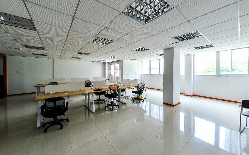 科技园坚达大厦写字楼出租220平米精装办公室70元/m².月