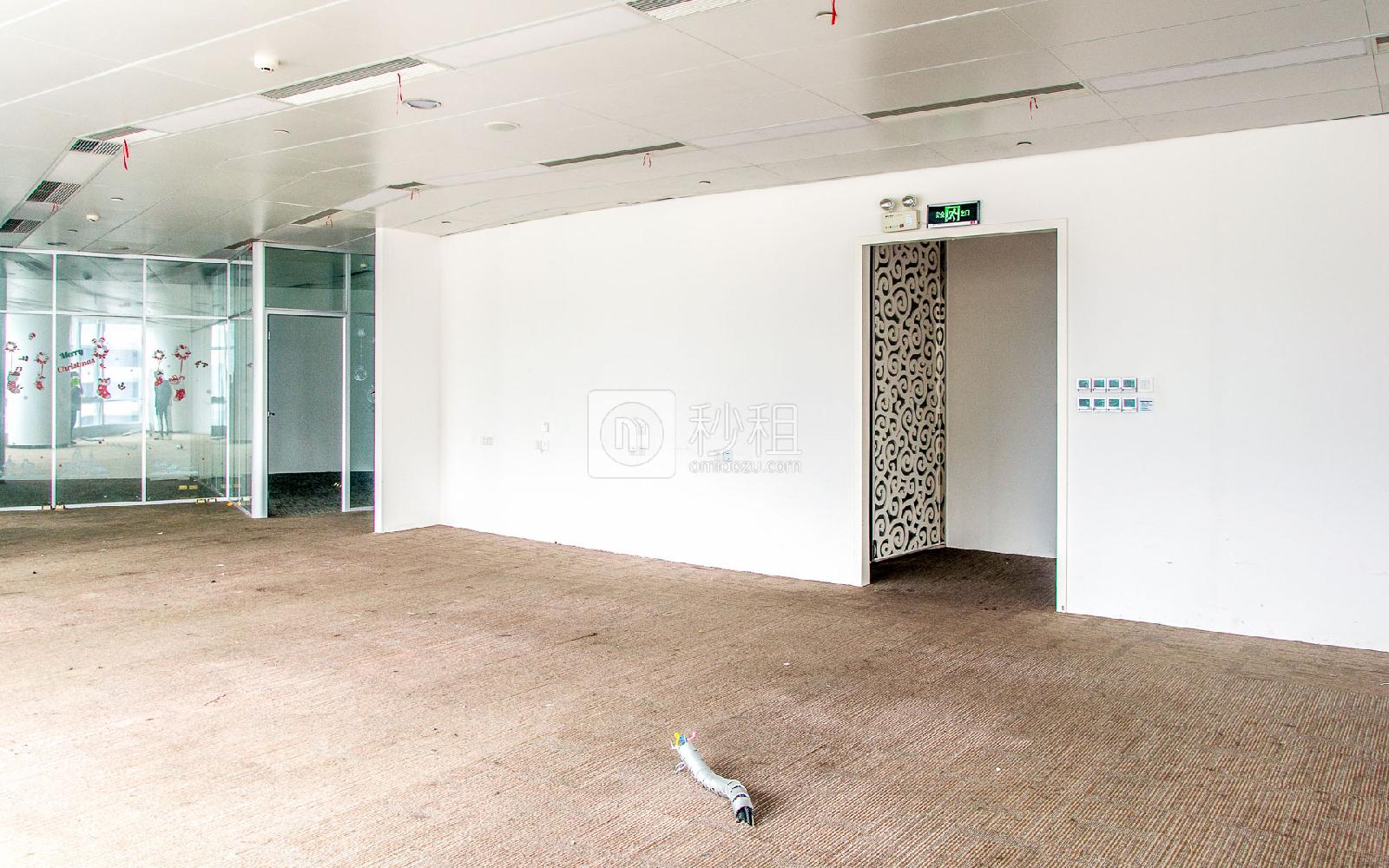 雅居乐中心写字楼出租323平米简装办公室220元/m².月