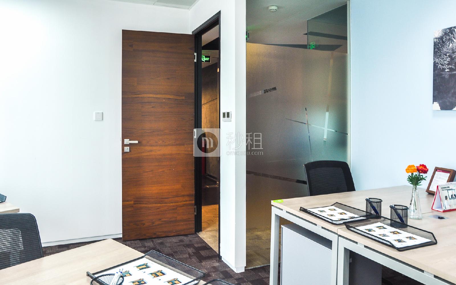 珠江城大厦-雷格斯商务中心写字楼出租6平米豪装办公室6090元/间.月