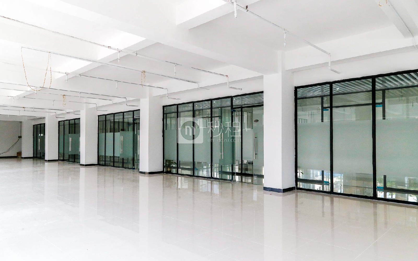 GOGO KTV三楼写字楼出租182平米精装办公室65元/m².月