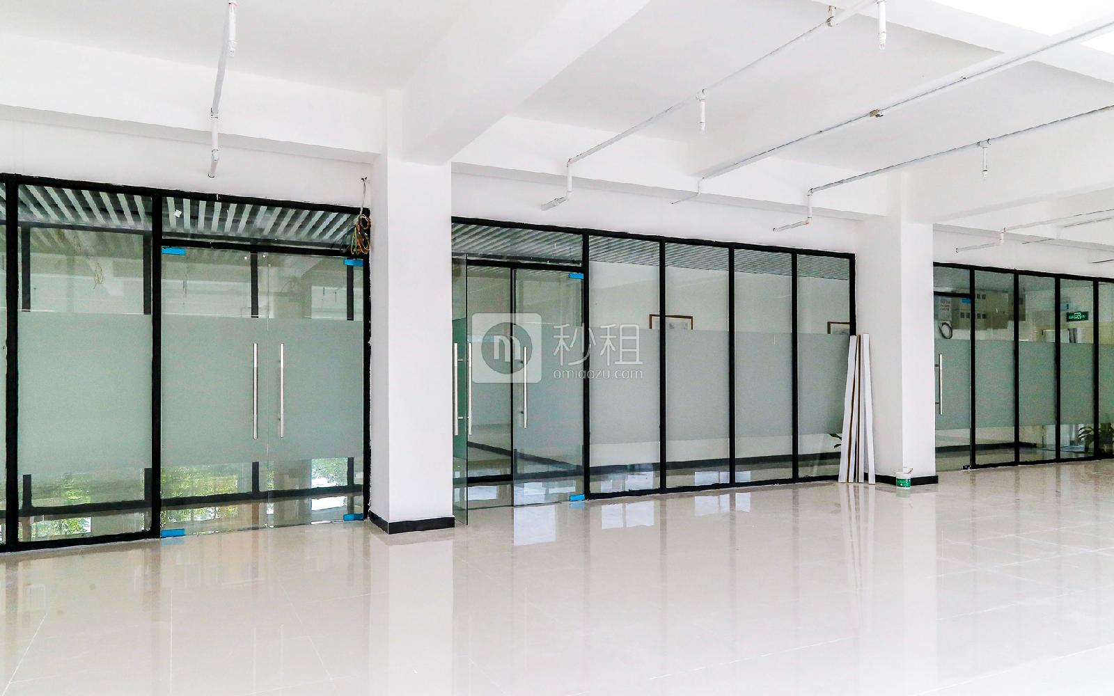 GOGO KTV三楼写字楼出租312平米精装办公室65元/m².月