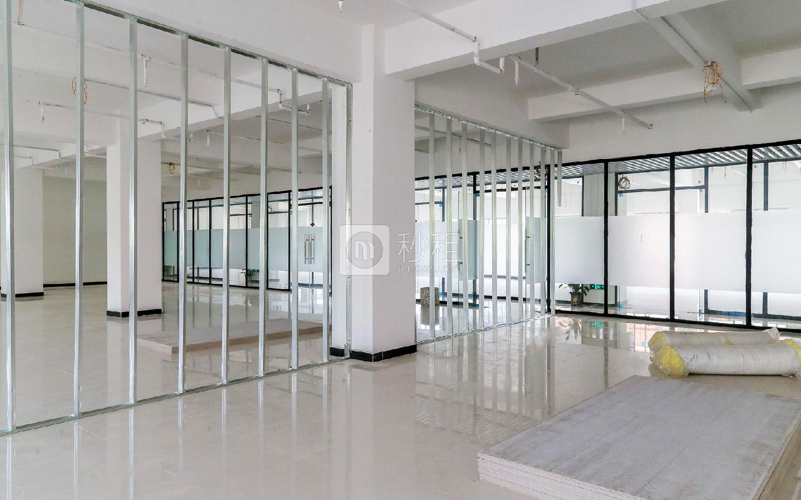 GOGO KTV三楼写字楼出租395平米精装办公室65元/m².月