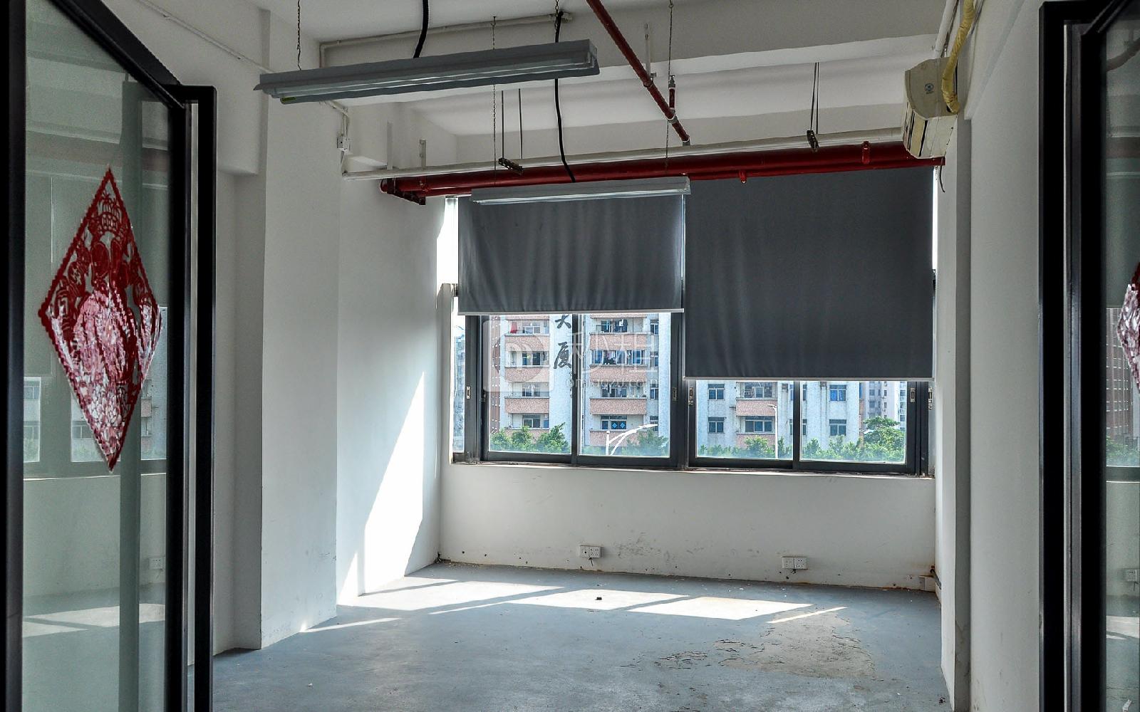 大东汇商务港写字楼出租35平米简装办公室90元/m².月