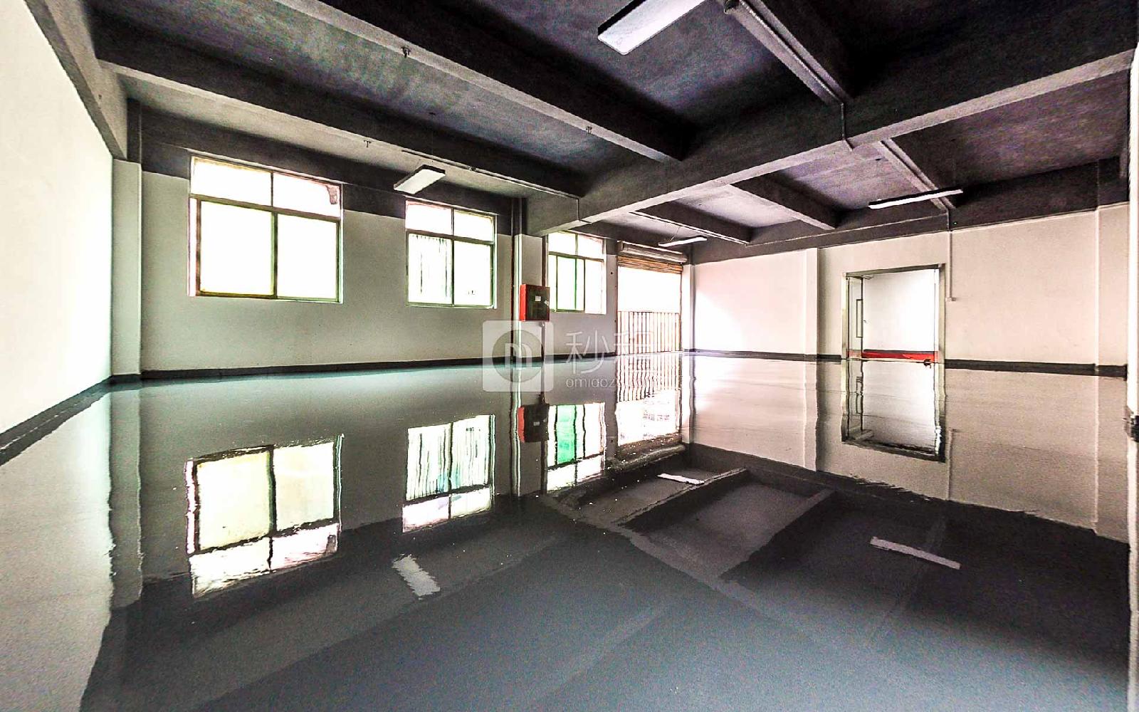 西丽官龙第一工业区写字楼出租323平米毛坯办公室43元/m².月