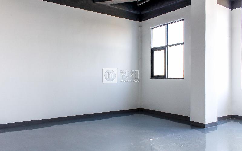 智慧谷创新园（坂田分园）写字楼出租90平米简装办公室78元/m².月