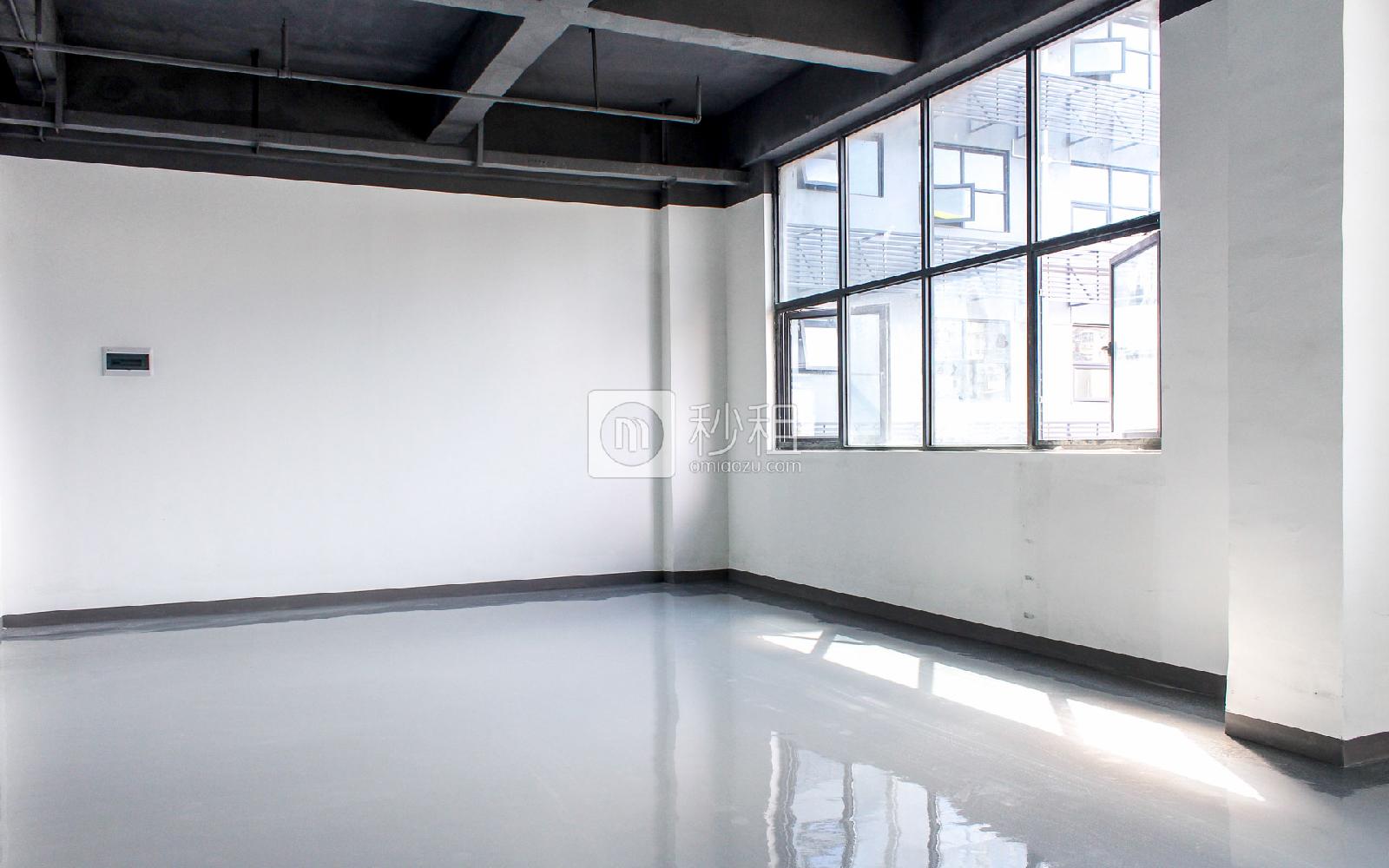智慧谷创新园（坂田分园）写字楼出租120平米简装办公室78元/m².月