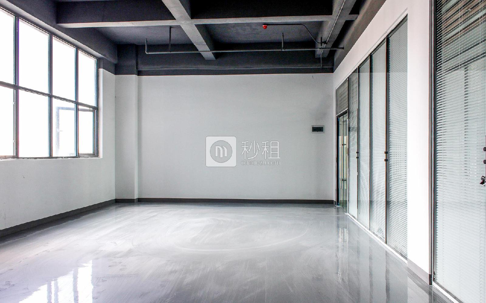 智慧谷创新园（坂田分园）写字楼出租140平米简装办公室78元/m².月