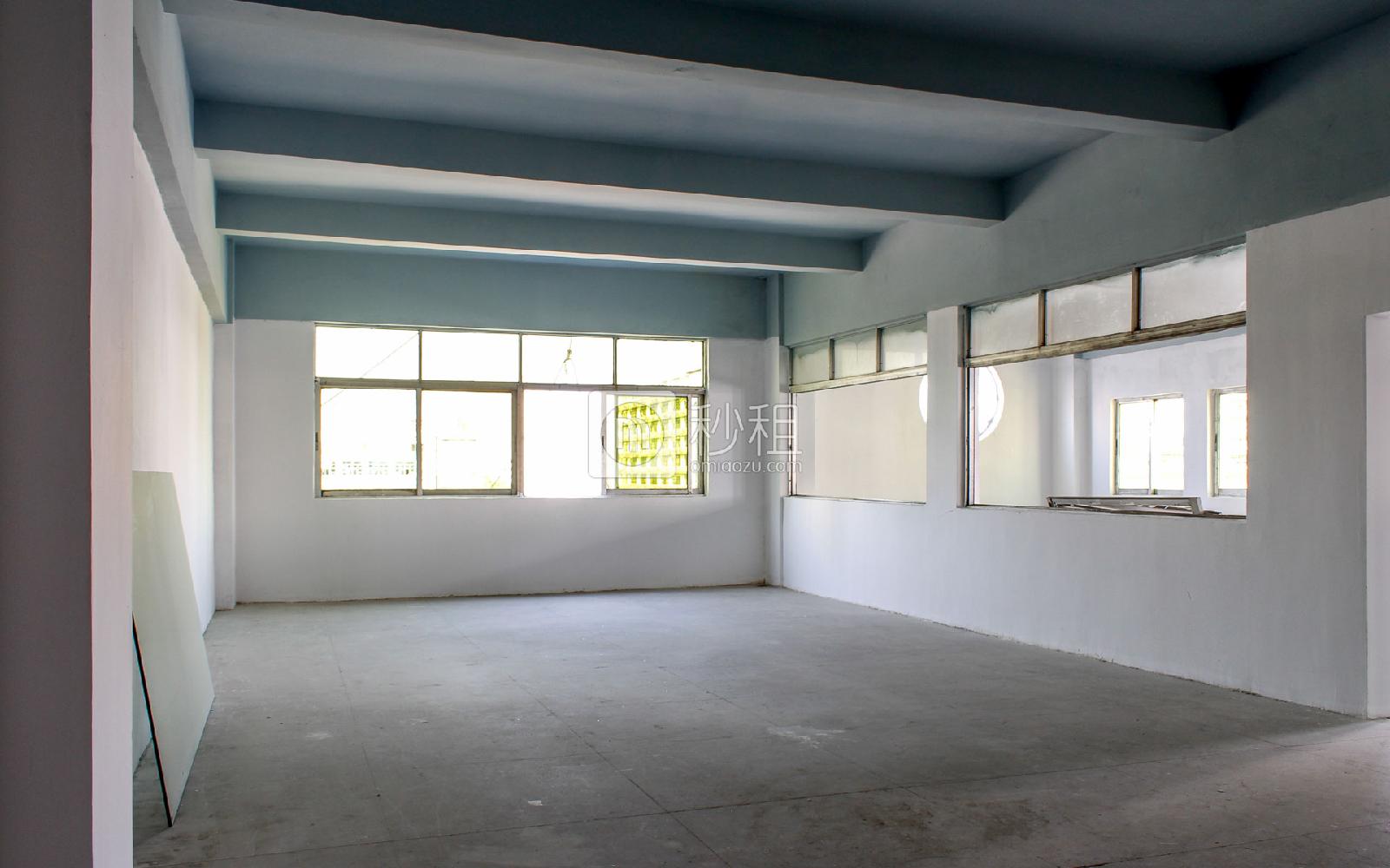 兴龙富创客园写字楼出租270平米简装办公室52元/m².月