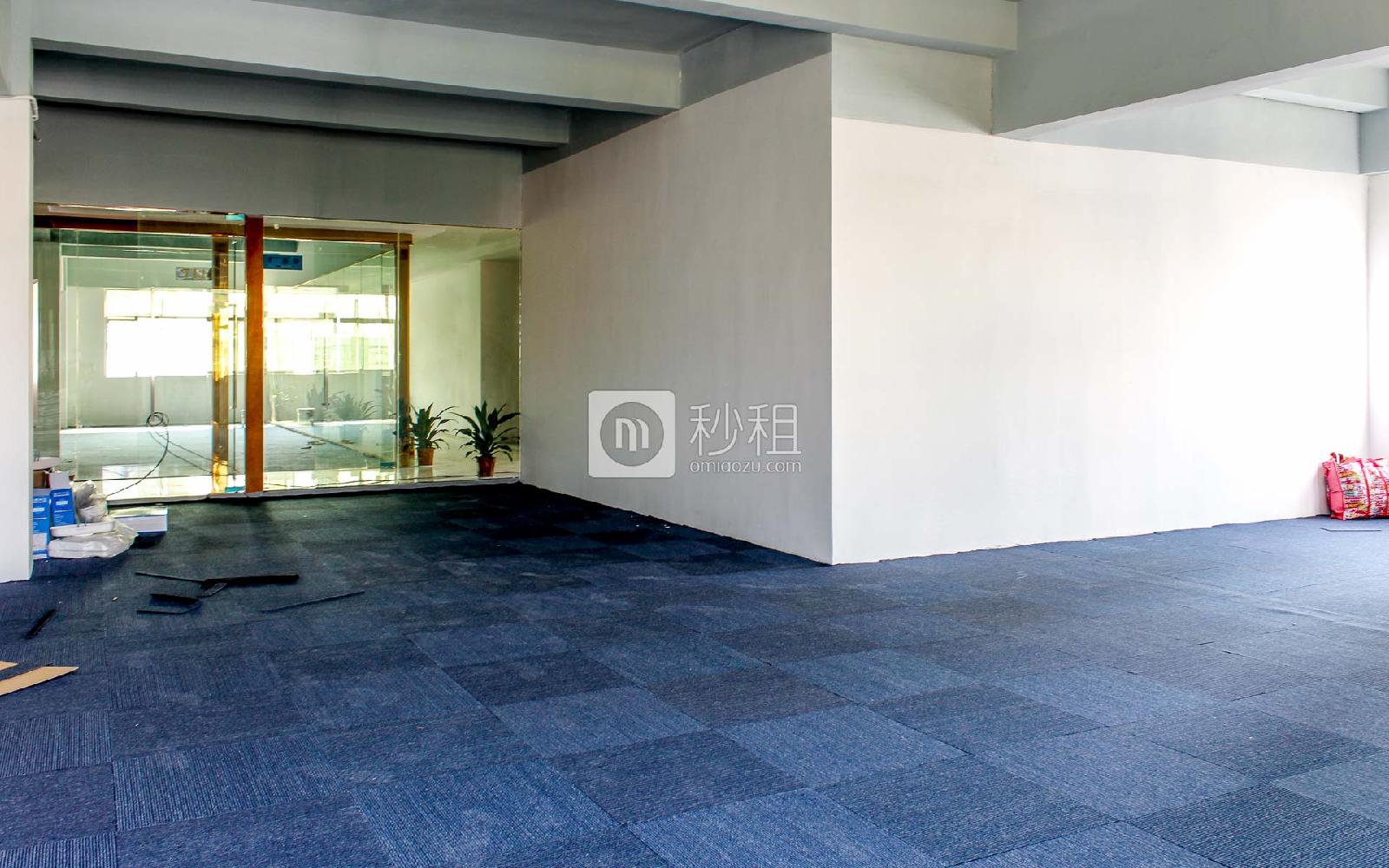 兴龙富创客园写字楼出租185平米简装办公室52元/m².月
