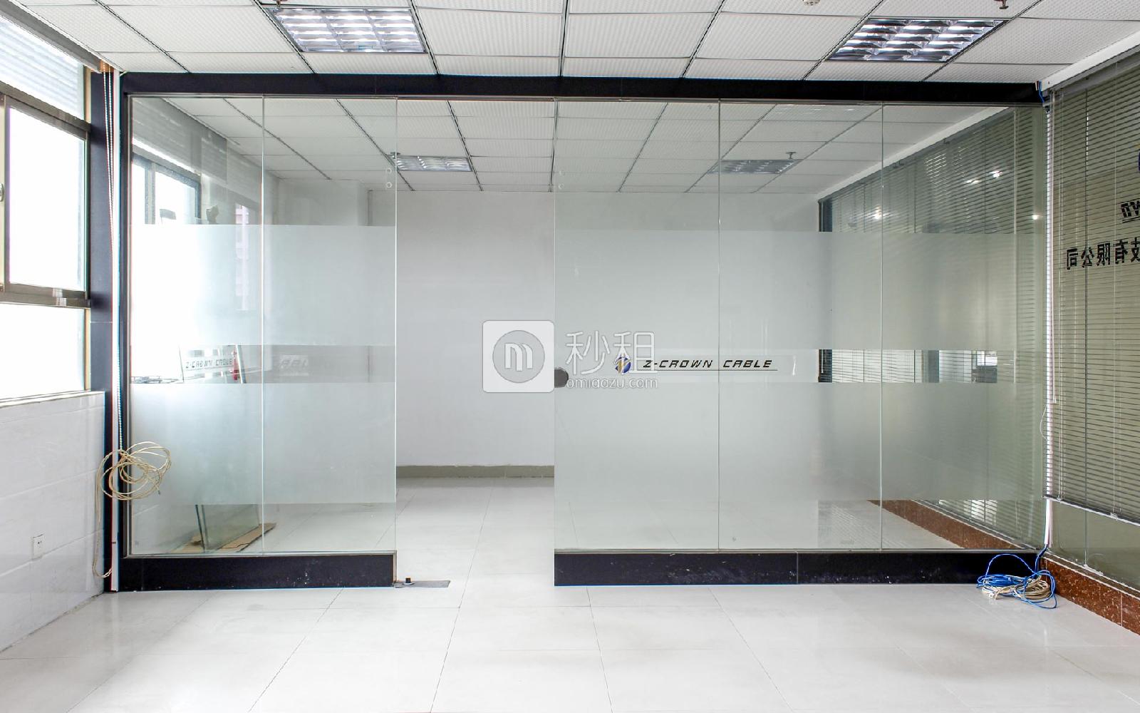 鸿华中心写字楼出租72平米精装办公室70元/m².月