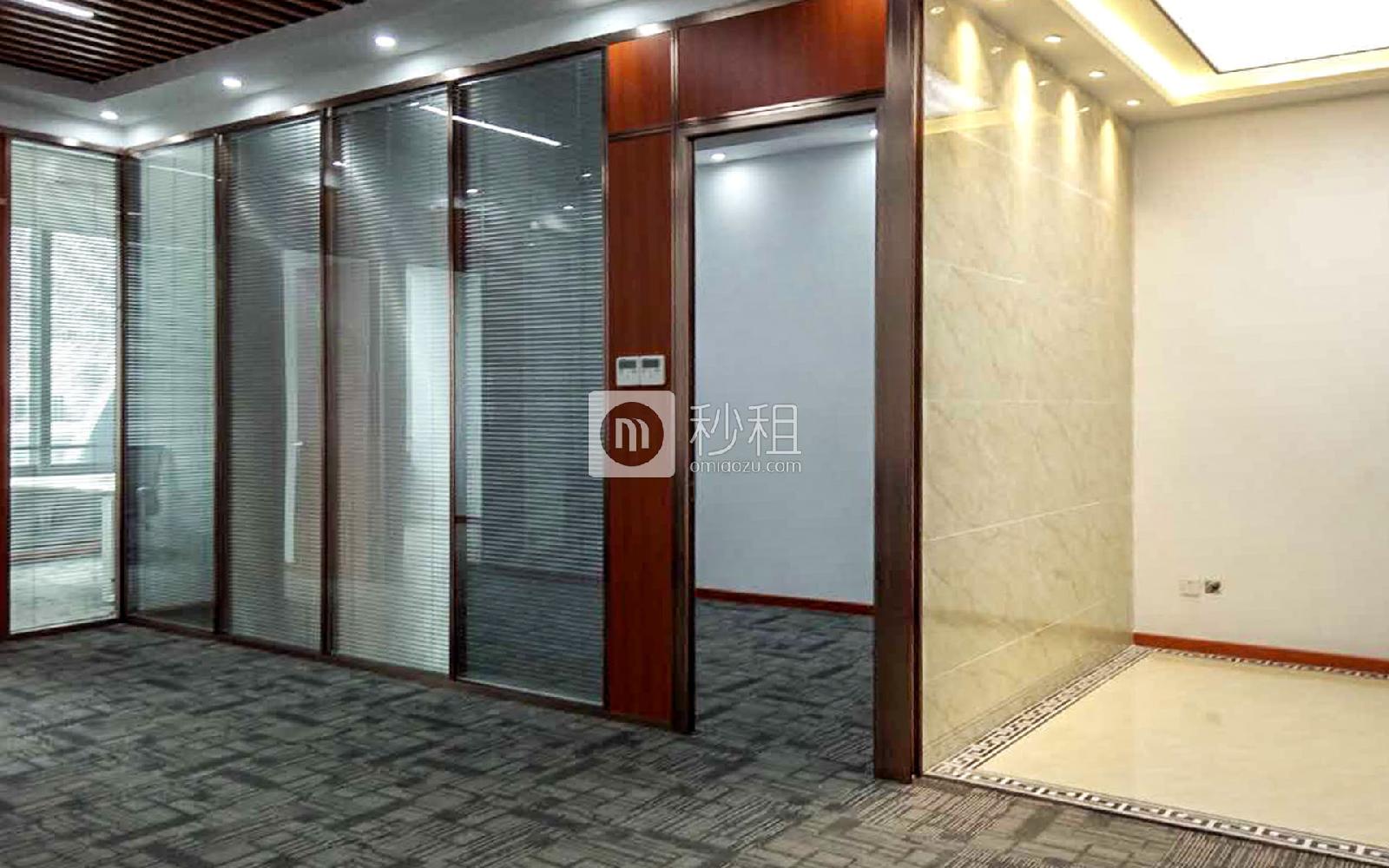 盈峰中心（原易思博软件大厦）写字楼出租174平米精装办公室164元/m².月