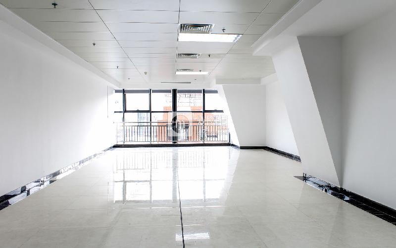 金马商业中心写字楼出租148平米简装办公室68元/m².月