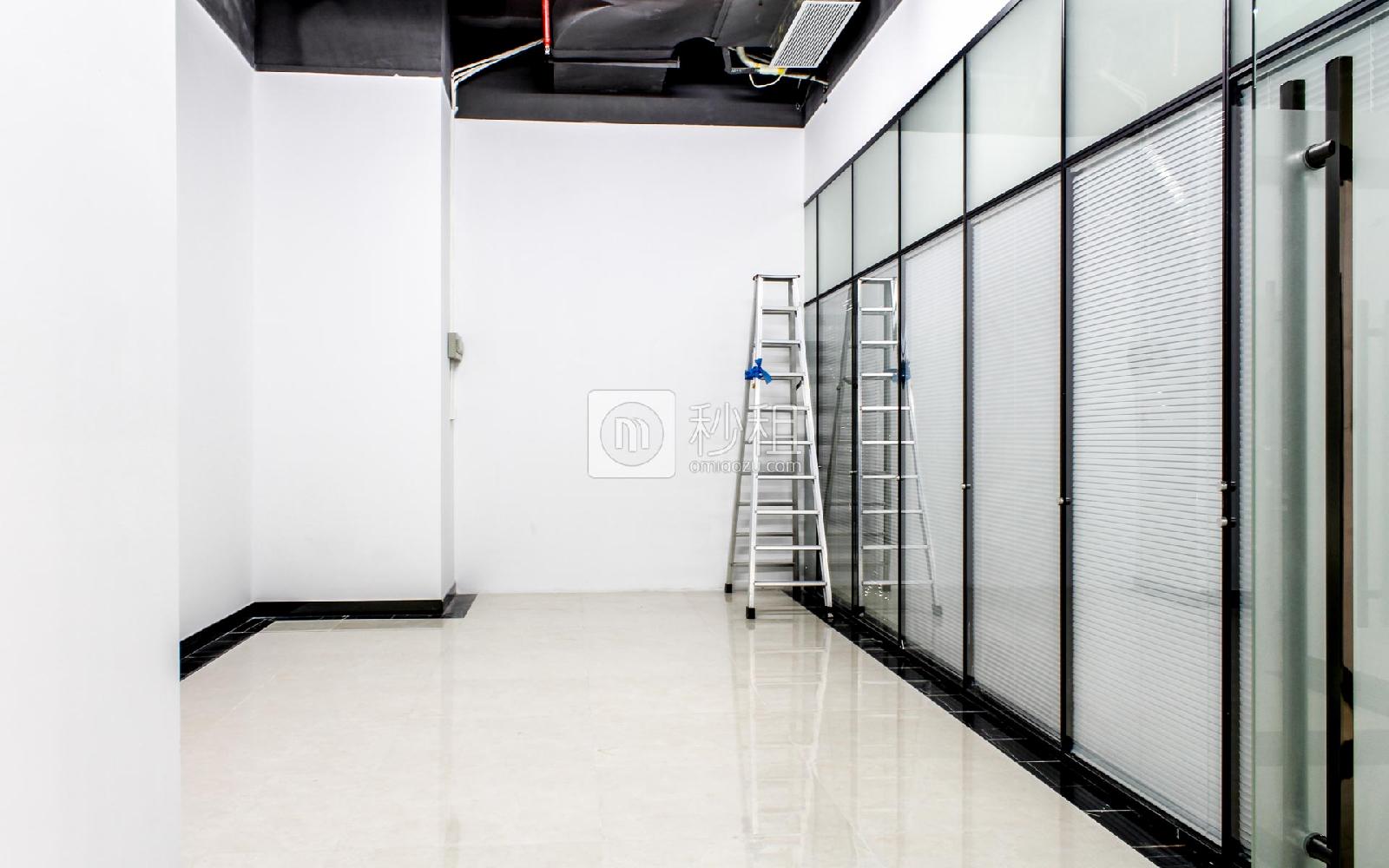 金马商业中心写字楼出租74平米简装办公室70元/m².月