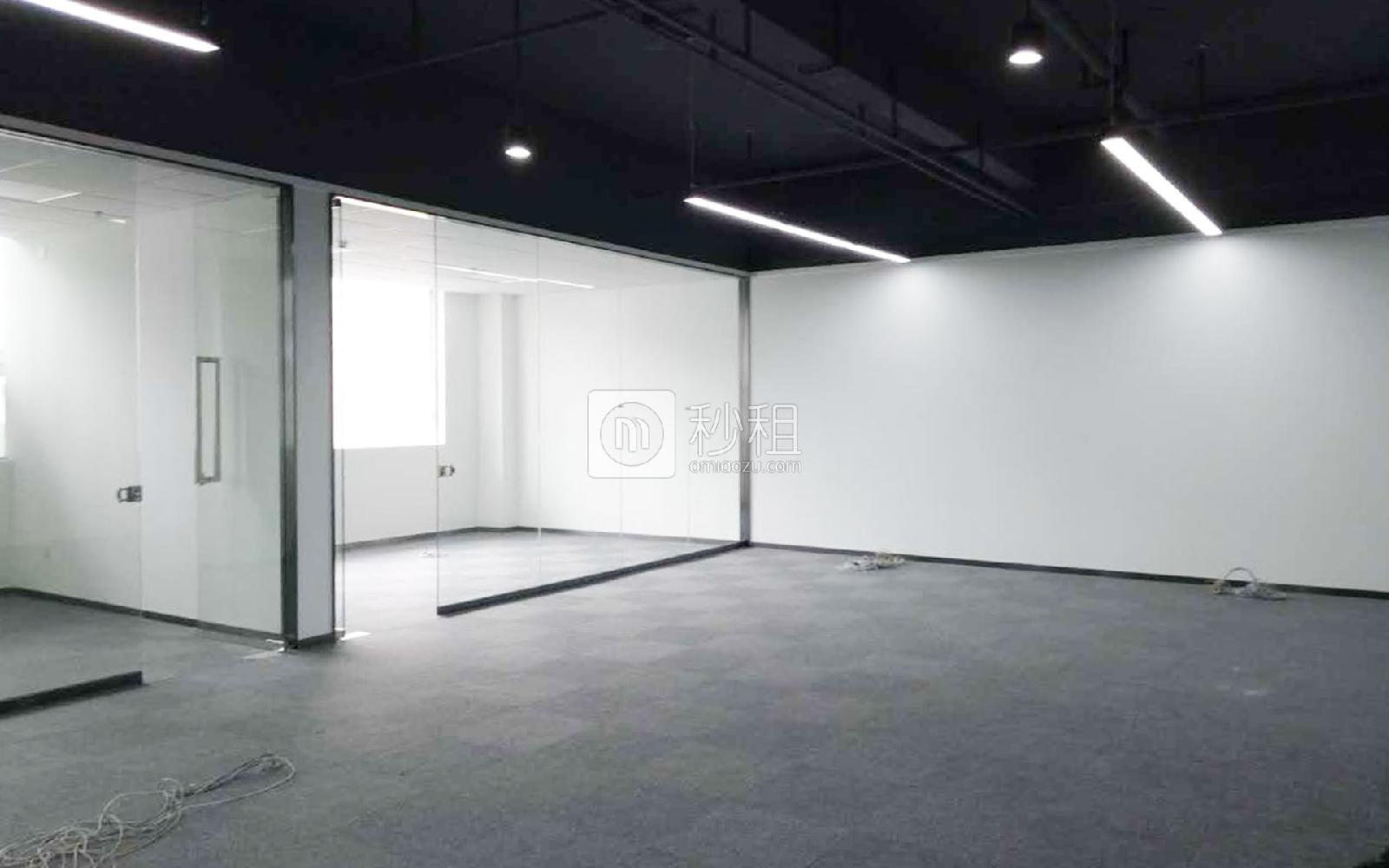 坂田国际中心-优渡空间写字楼出租214平米精装办公室68元/m².月