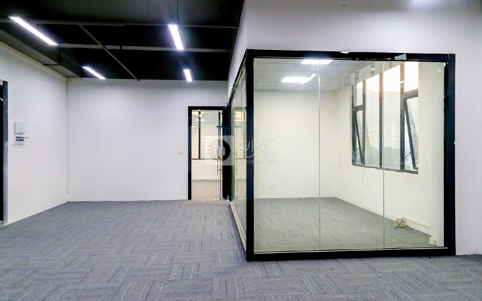 大众创业园写字楼出租135平米精装办公室41元/m².月