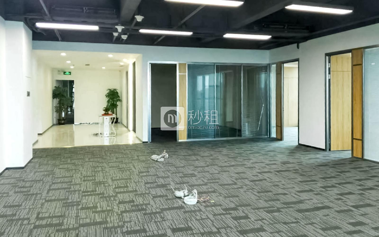 天安云谷		写字楼出租398平米豪装办公室95元/m².月