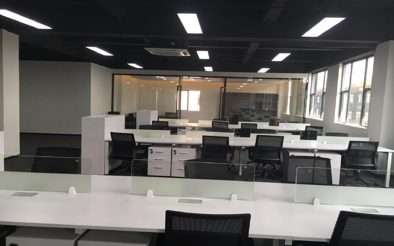 宗泰文化创意产业园写字楼出租363平米精装办公室65元/m².月