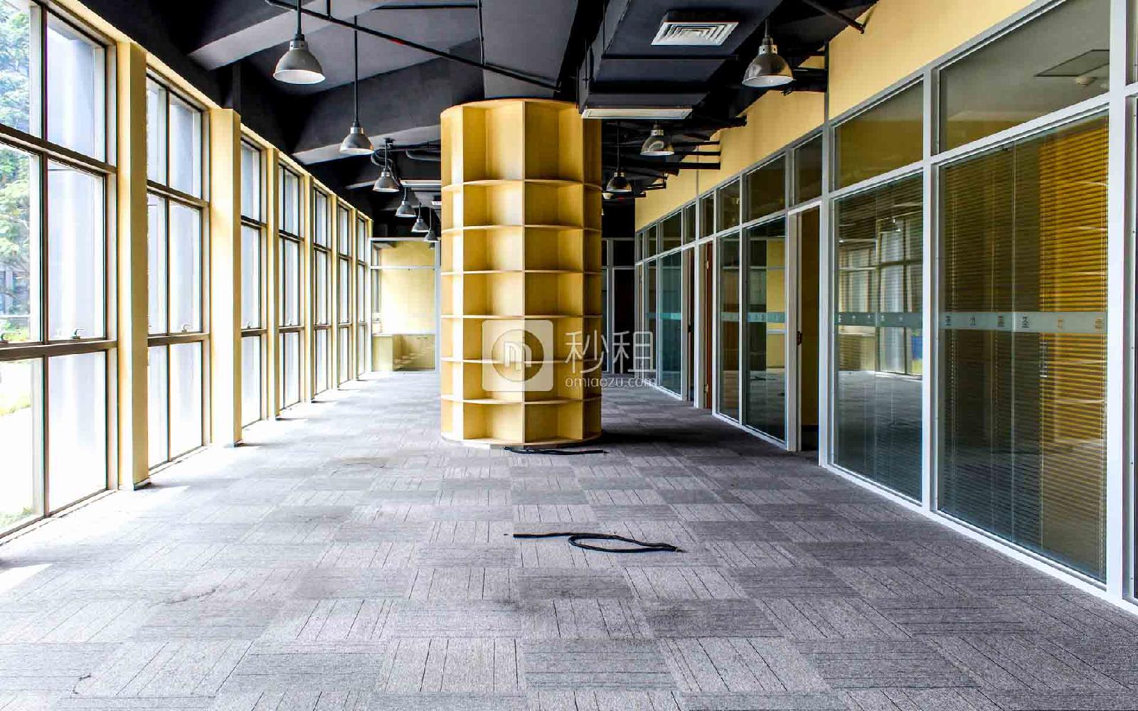 万融大厦写字楼出租341平米精装办公室145元/m².月