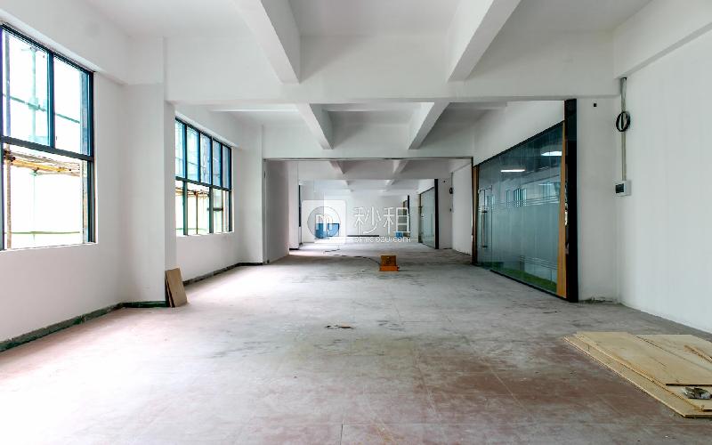 华辉创新园写字楼出租298平米简装办公室50元/m².月
