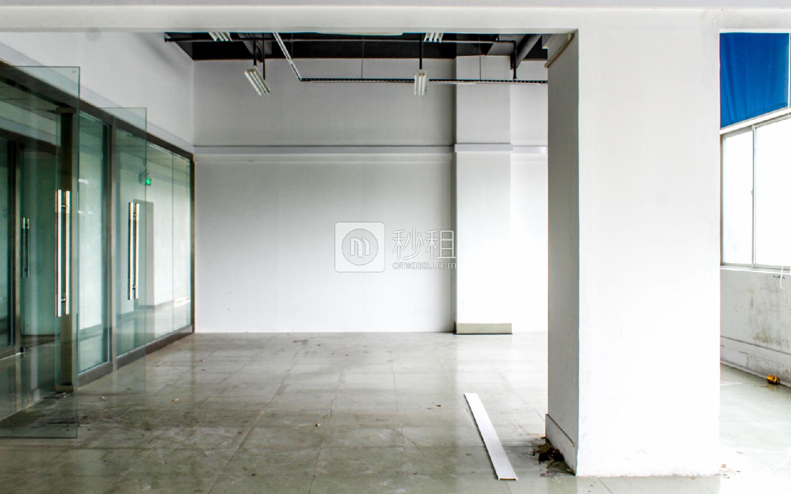 坂田中心大厦写字楼出租750平米毛坯办公室65元/m².月