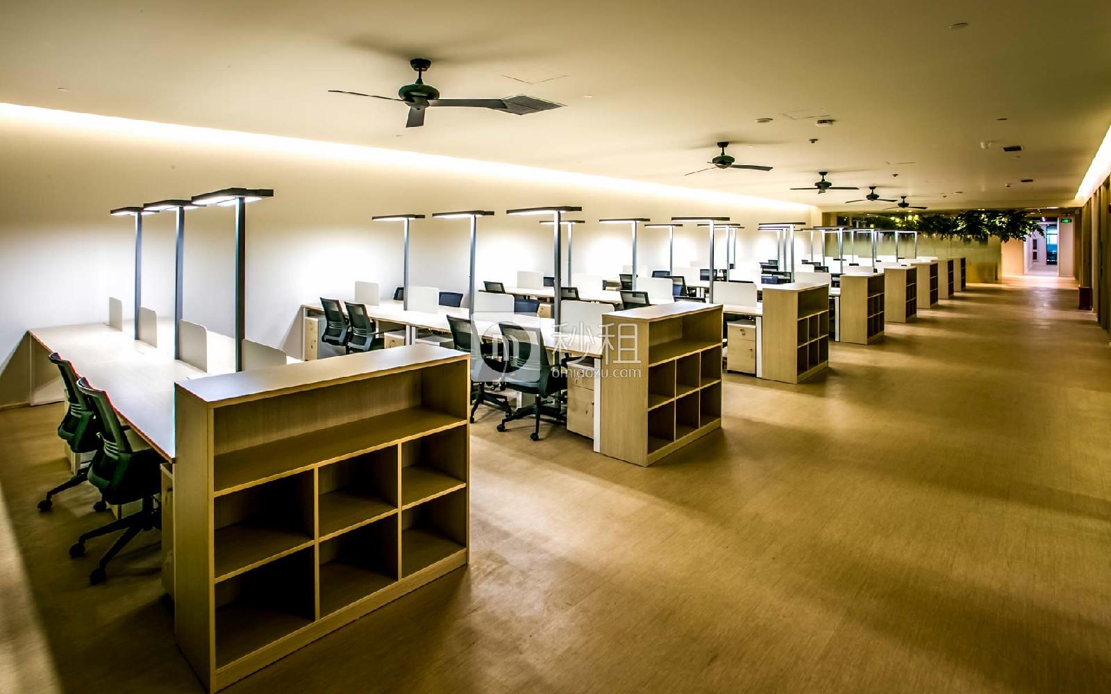 方糖小镇-上海总部写字楼出租5平米精装办公室2500元/工位.月