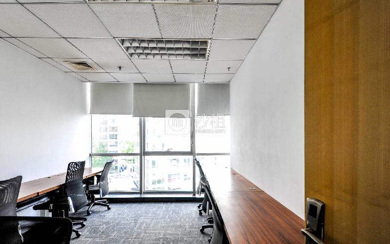 CBD国际大厦-世鳌国际商务中心写字楼出租35平米精装办公室18200元/间.月