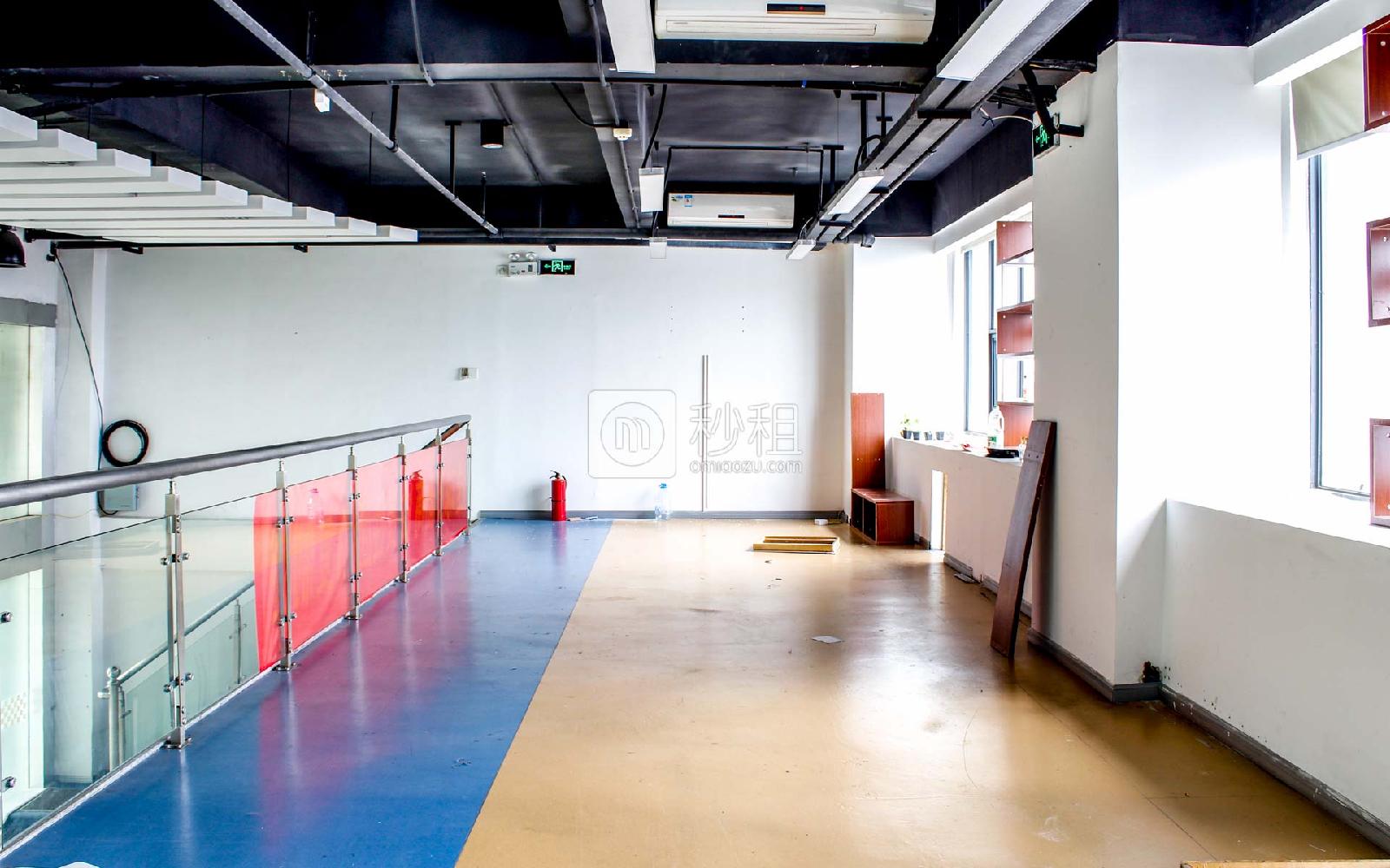 智恒产业园写字楼出租265平米精装办公室78元/m².月