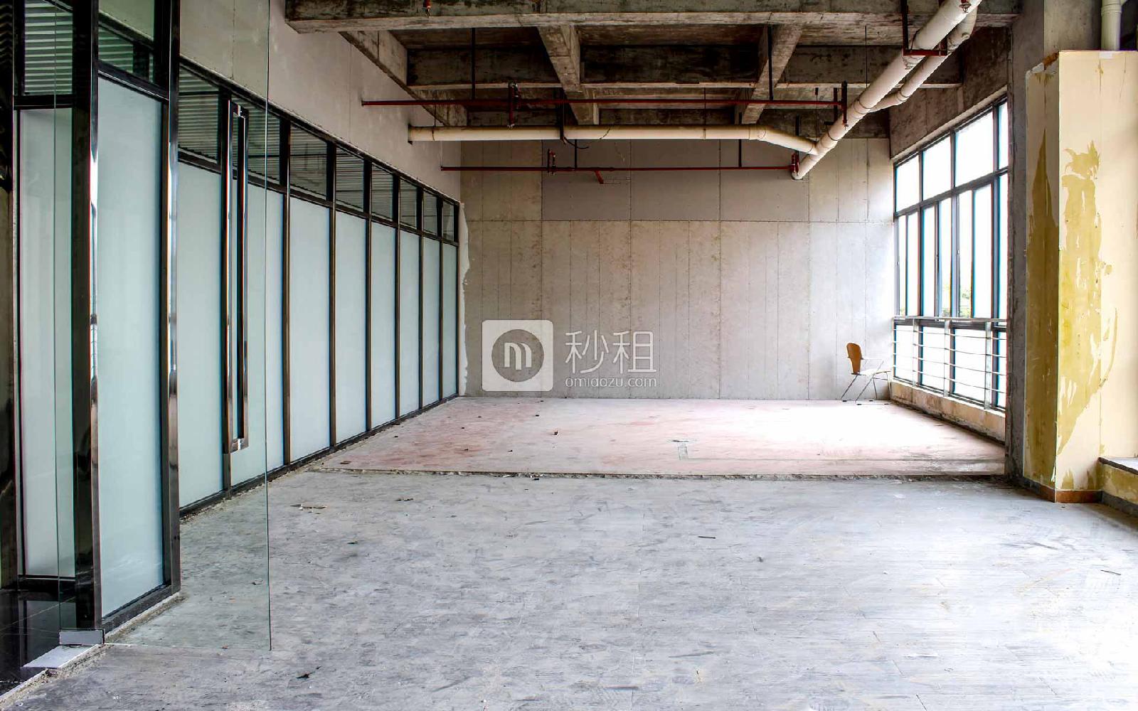 东方创业大厦写字楼出租126平米毛坯办公室35元/m².月