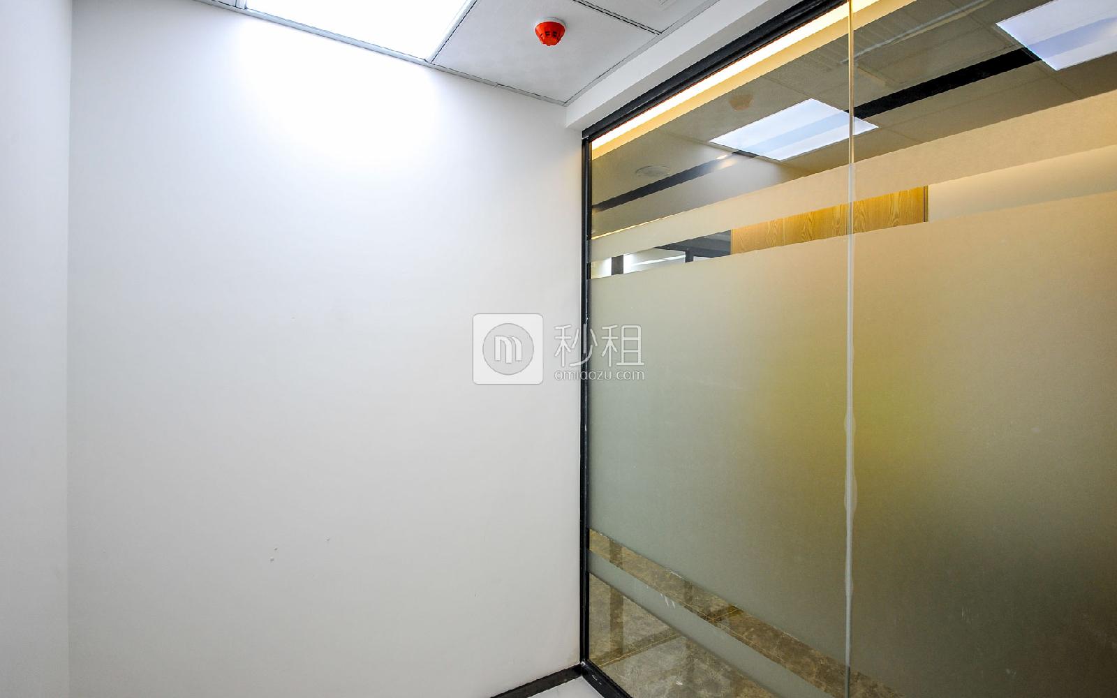 元大都-创富港写字楼出租11平米精装办公室3270元/间.月