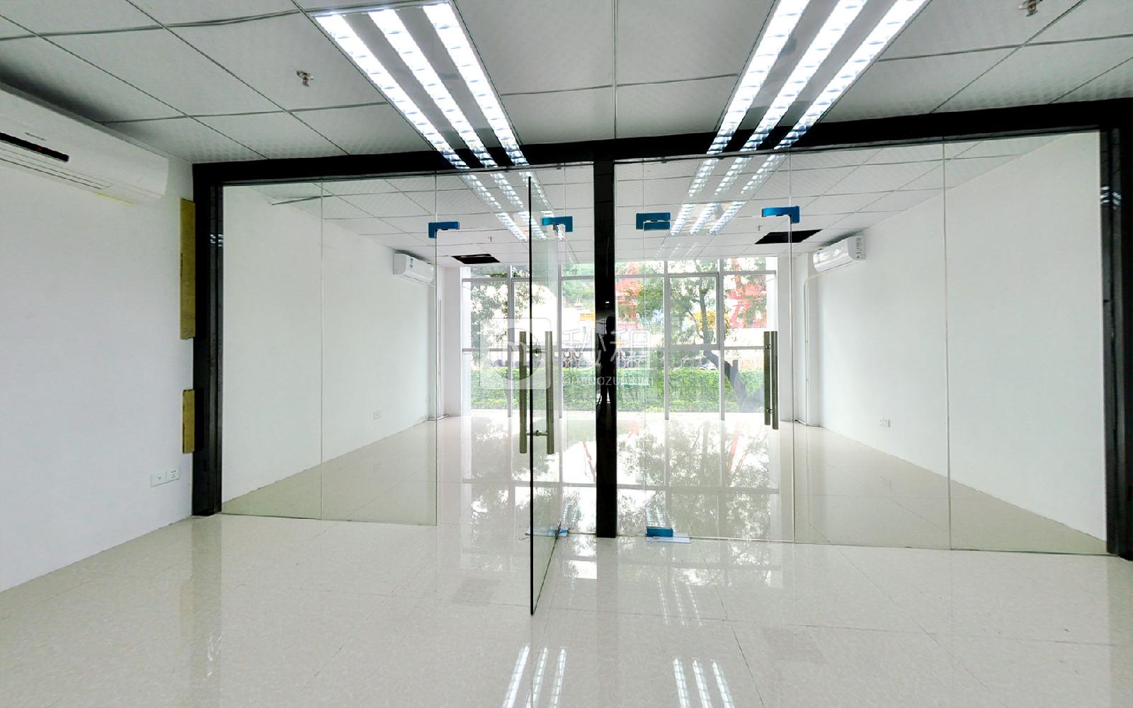 前海星空科技园写字楼出租472平米精装办公室58元/m².月