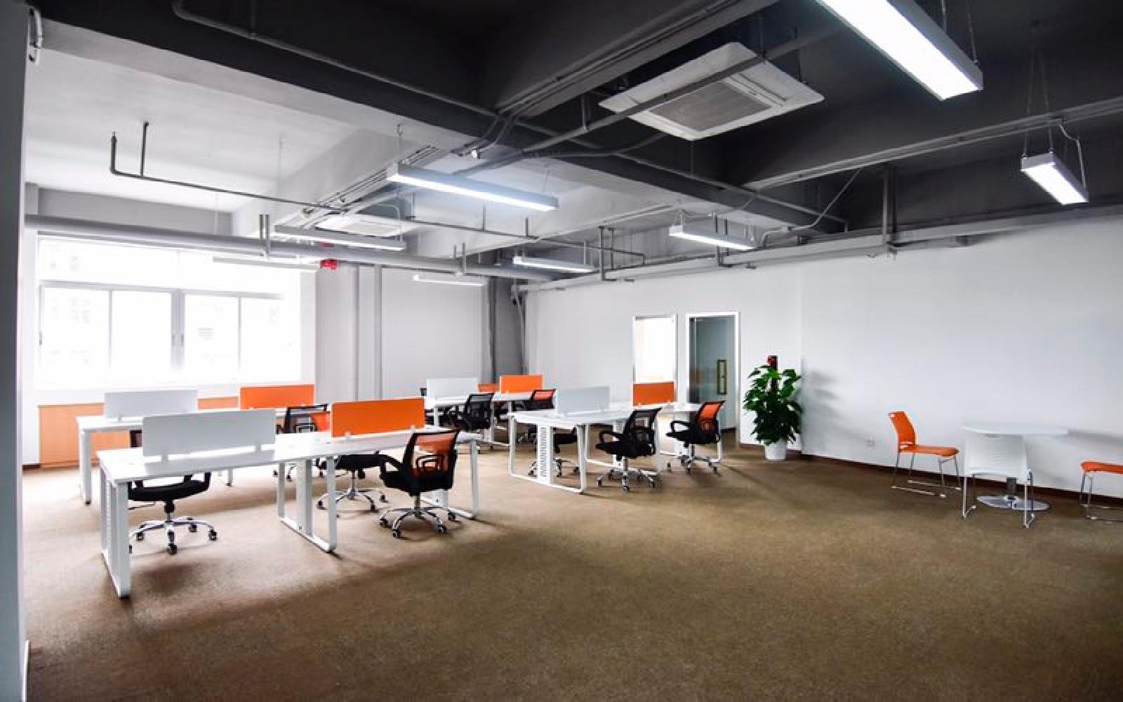 马家龙工业区写字楼出租154平米精装办公室47元/m².月