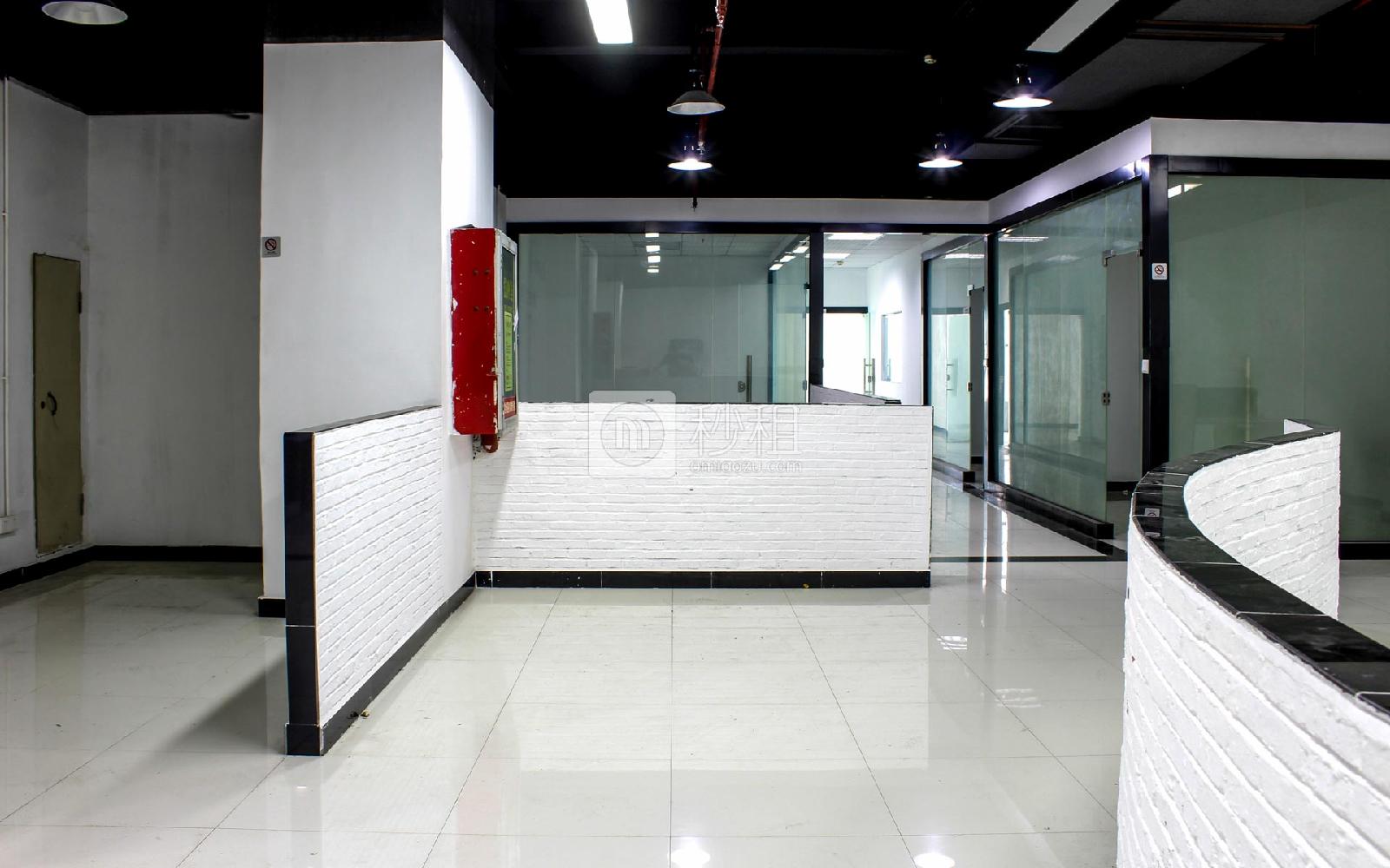 同胜科技大厦写字楼出租610平米精装办公室35元/m².月