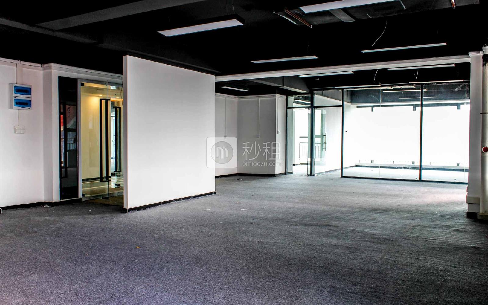 江南创客中心写字楼出租272平米简装办公室75元/m².月