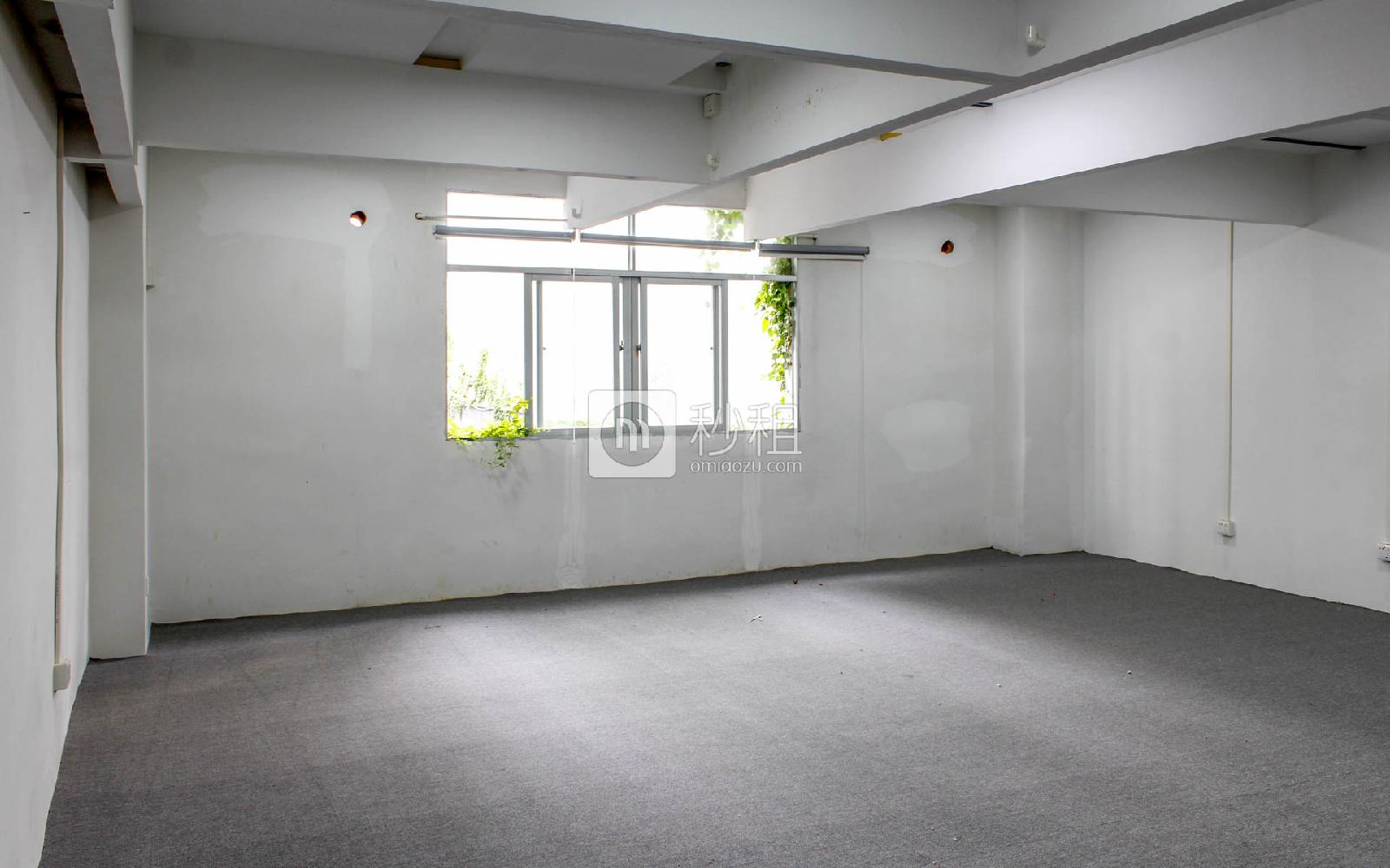 草根创业园写字楼出租249平米简装办公室50元/m².月