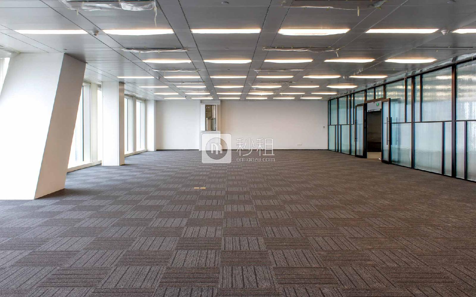 平安国际金融中心写字楼出租585平米精装办公室320元/m².月