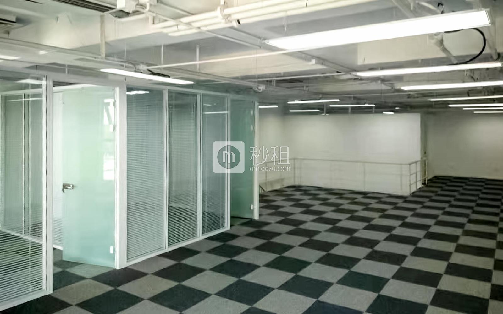 华业国际中心写字楼出租338平米简装办公室4.5元/m²/天